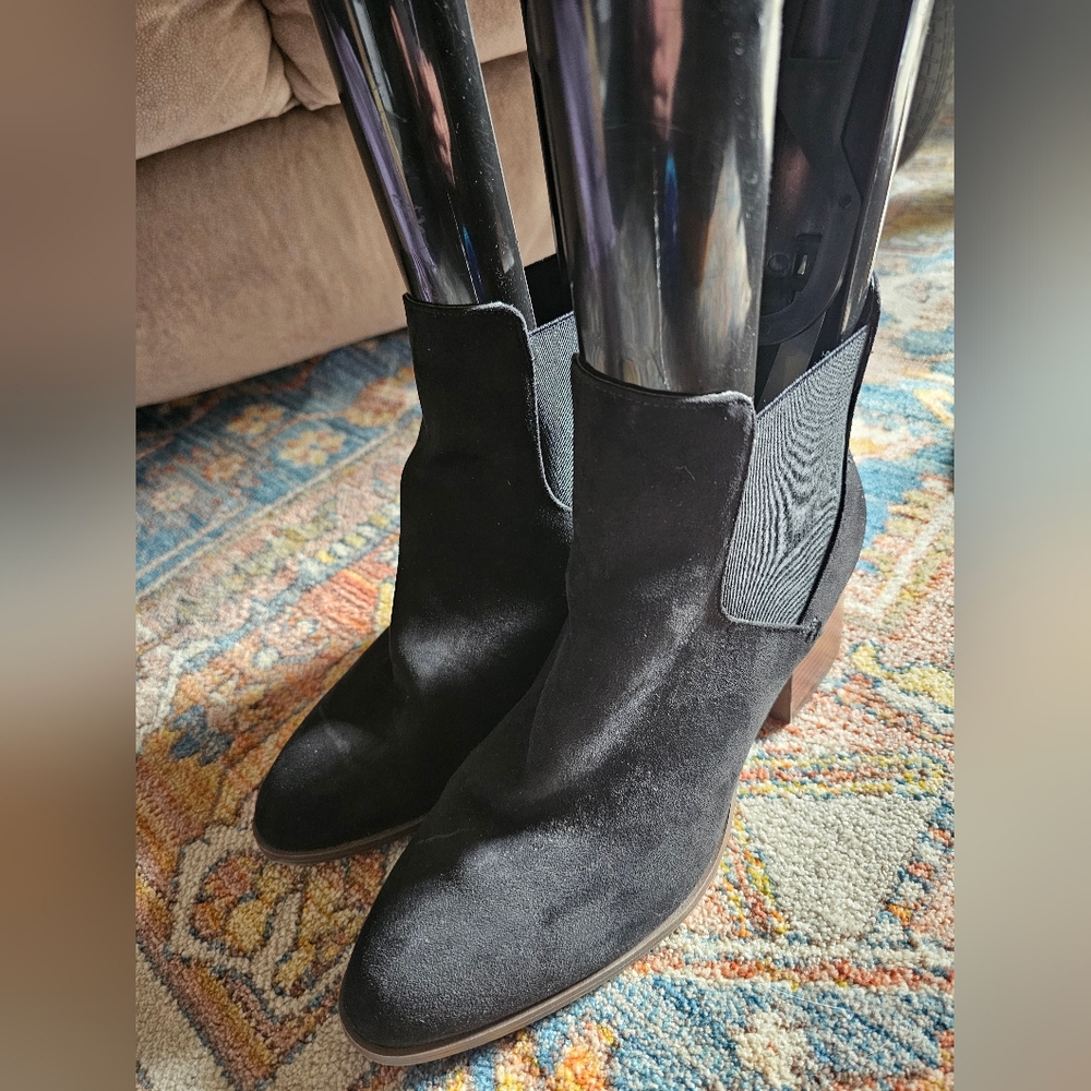 LOFT Elegant Black Ankle Boots